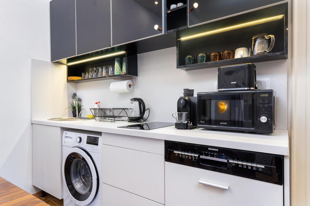 Economy Downtown Design Apartments - Free Parking - Balcony - Super Puplic Transport - Ac Budapest Exterior foto